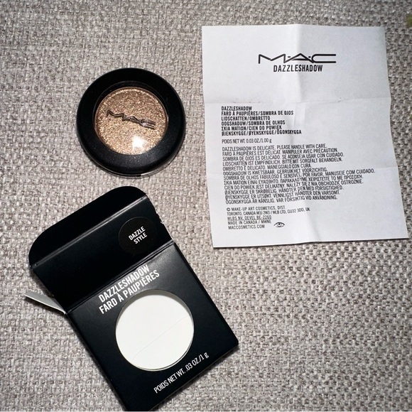 MAC Dazzleshadow - Dazzle Style - Picture 13 of 16